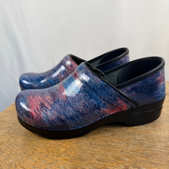 Dansko Professional Clogs Size 40 “Cotton Candy Patent” color, leather, medical - Picture 3 of 10